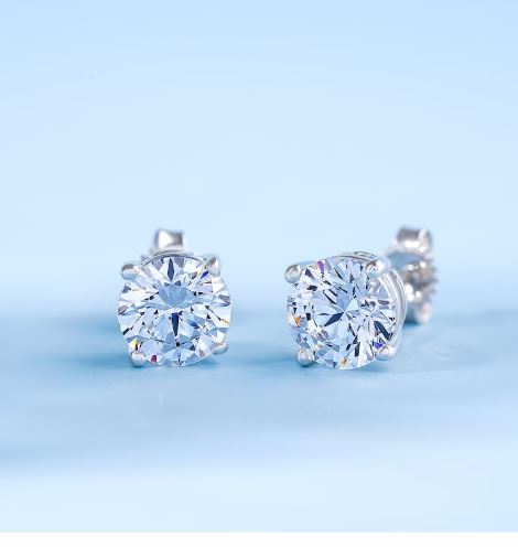 diamonds earrings
